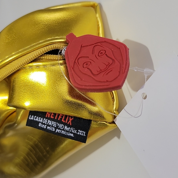 New! NYX Money Heist Makeup Bag - Picture 4 of 4